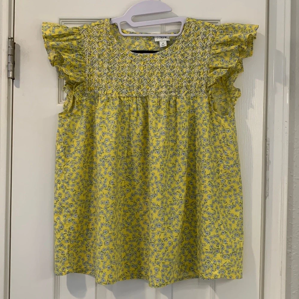 J.Crew Embroidered Flutter Sleeve Top in
Stellar Yellow Daisy - Size Medium - Picture 4 of 8